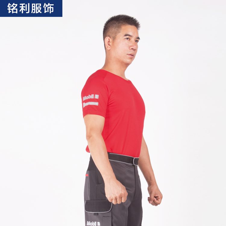 保时捷工装大红色